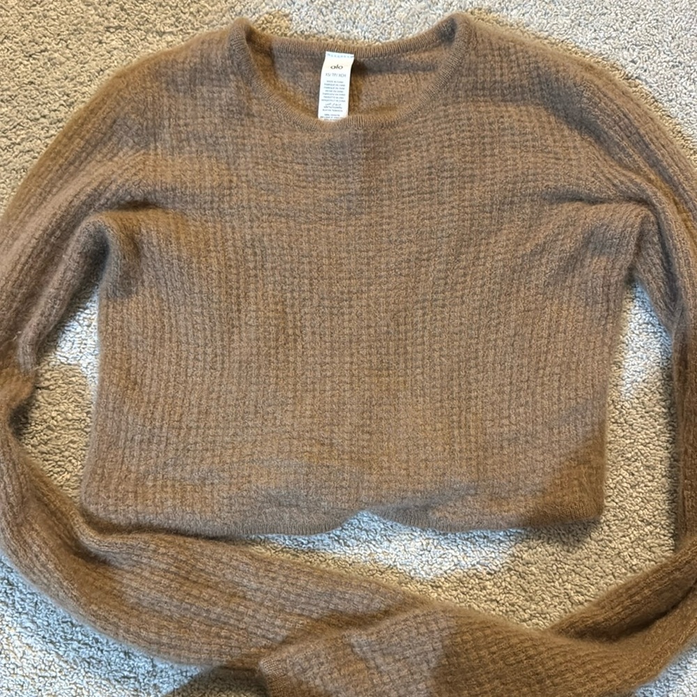 ALO. Cashmere crop top